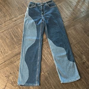 HOLLISTER ULTRA HIGH RISE DAD JEAN SIZE 1R WORN ONCE 25W 31L GREAT COND.